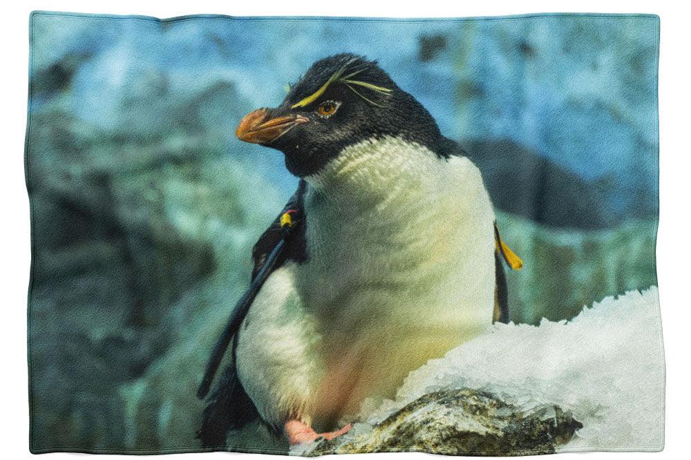 Pinguin im Eis - Kuscheldecke Howling Nature