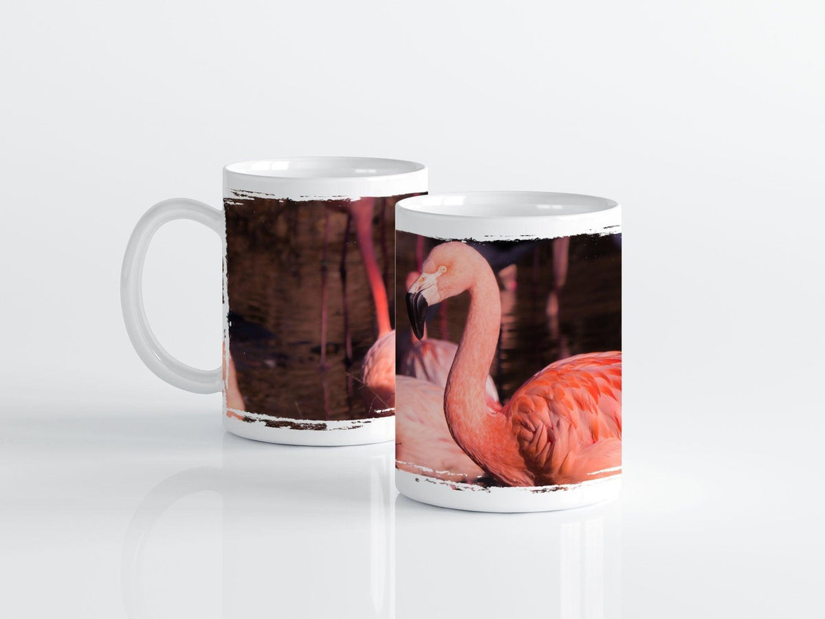 Flamingo in der Dämmerung - Tasse, weiß - Howling Nature