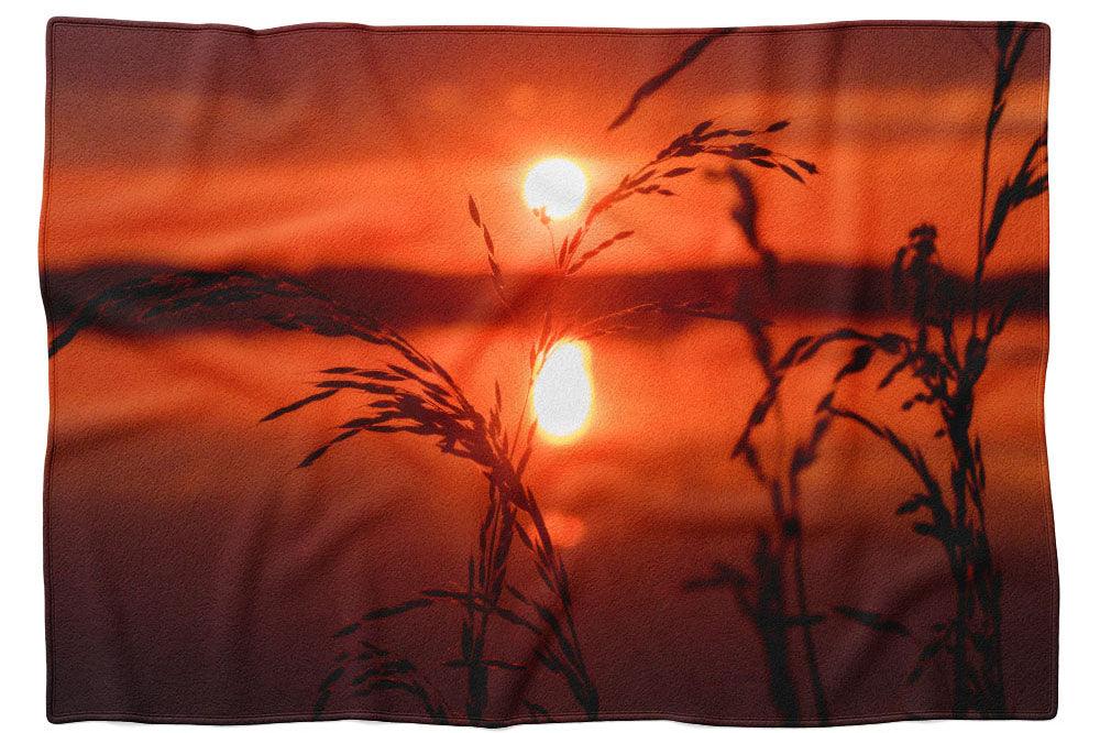 Sonnenuntergang über dem See - Kuscheldecke - Howling Nature